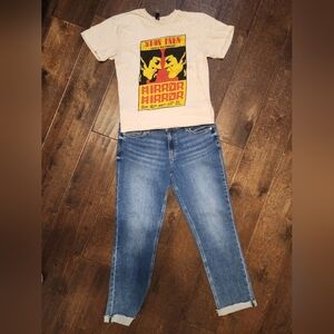 ✨️PAIGE BRIGITTE JEANS. US SZ 4. LIKE NEW. RAW HEM.🩵